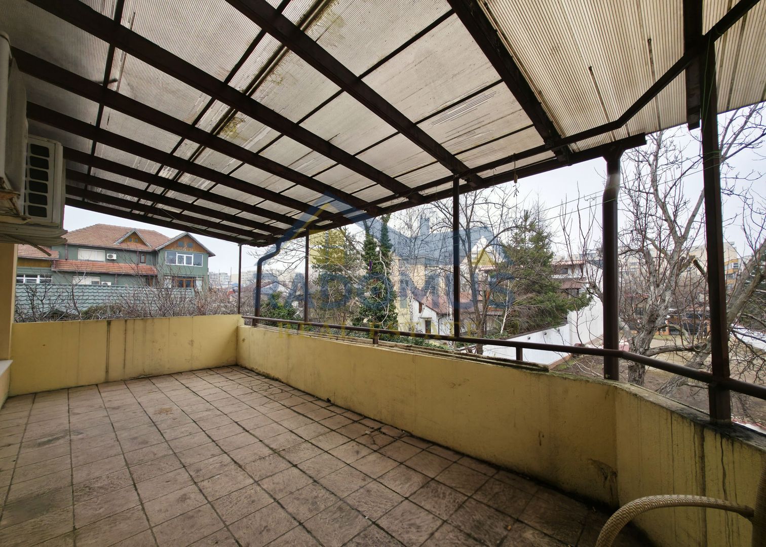 Vilă spațioasă, central, ideală pentru activități comerciale/birouri - Poză 25