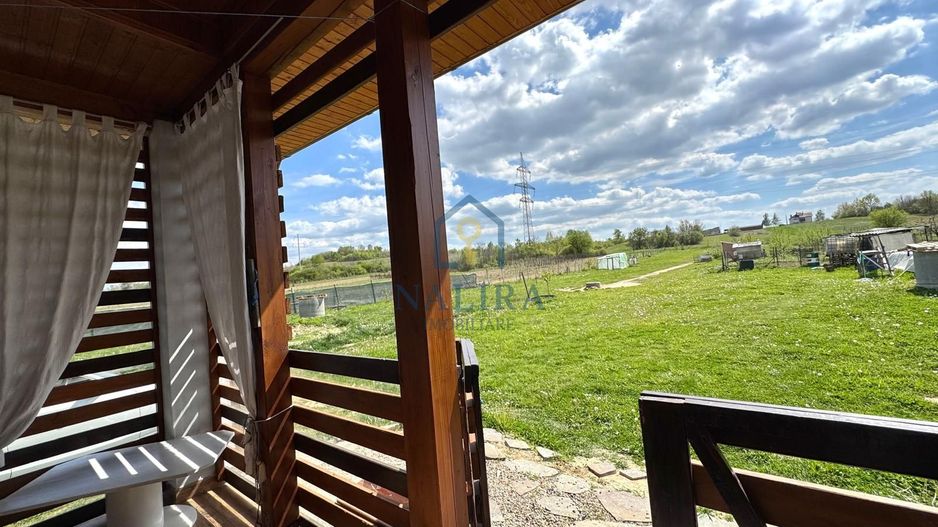 Casa de vanzare cu 14 Ari teren - Lapusel - Poză 15