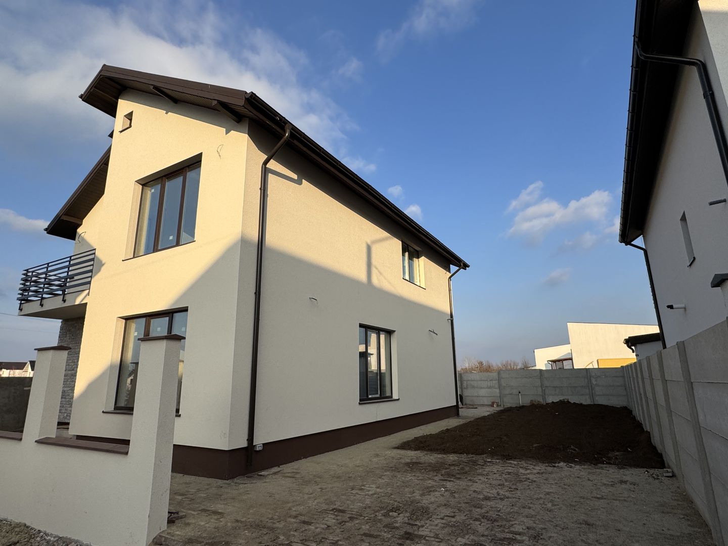 Individuala Tunari Central, curte 350m2, TOATE Utilitatile, 0% Comision - Poză 2