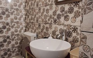 Ultracentral!! Clădire / 3 nivele – 14 camere, 300 mp utili, B-dul Eroilor!! - Poză 10