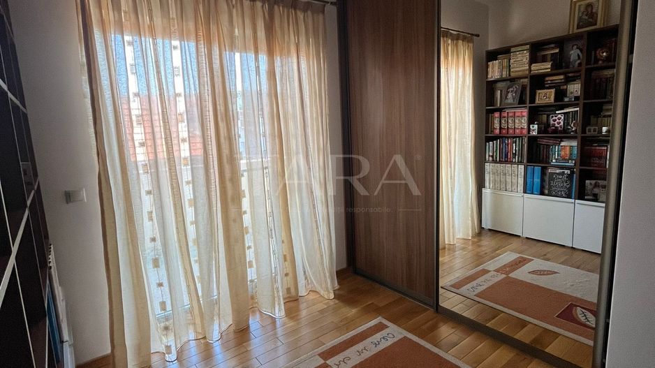 Casă Deosebită în Zona Gruia - Poză 5