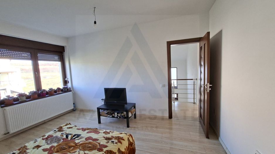 Casa intabulata 5 camere 2 bai si curte generoasa in Bavaria Park - Poză 2