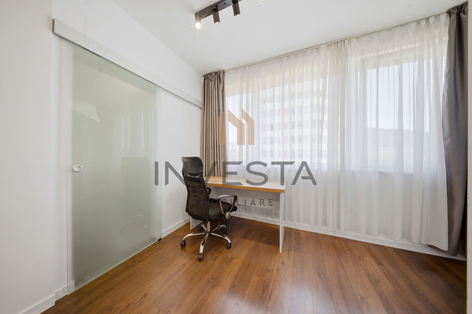 Apartament 2 camere de inchiriat, parcare, intrare Floresti, zona BMW - Poză 5
