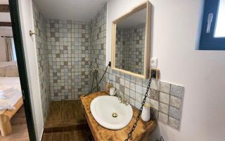 Pensiune agroturistică: 3 case tradiționale + teren în Desești - Poză 11