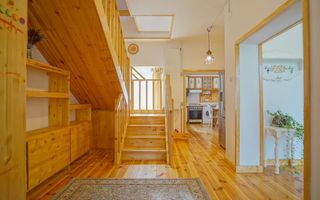 Vila in Poiana Brasov cu teren generos 1600mp, 2 corpuri, comision 0 - Poză 2