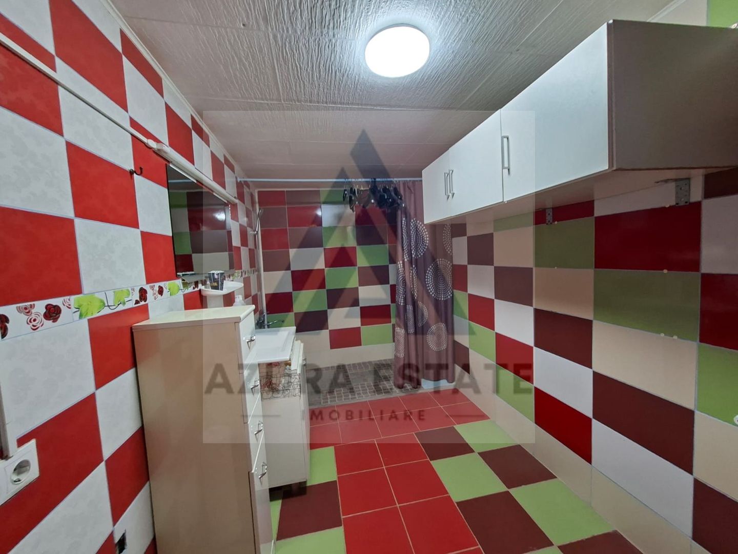 Casa 6 camere 2 bai curte 306 mp utili si parcare privata in Selimbar - Poză 15