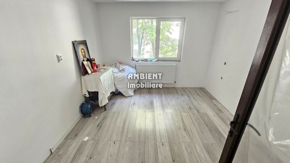 Apartament cu 4 camere, partial renovat, etaj 3, zona Donici. - Poză 8