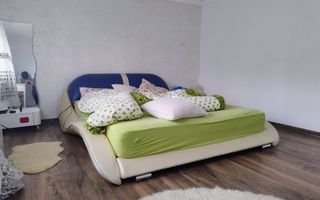 Vilă elegantă cu design luxos și grădină superb amenajată în Șag - Poză 17