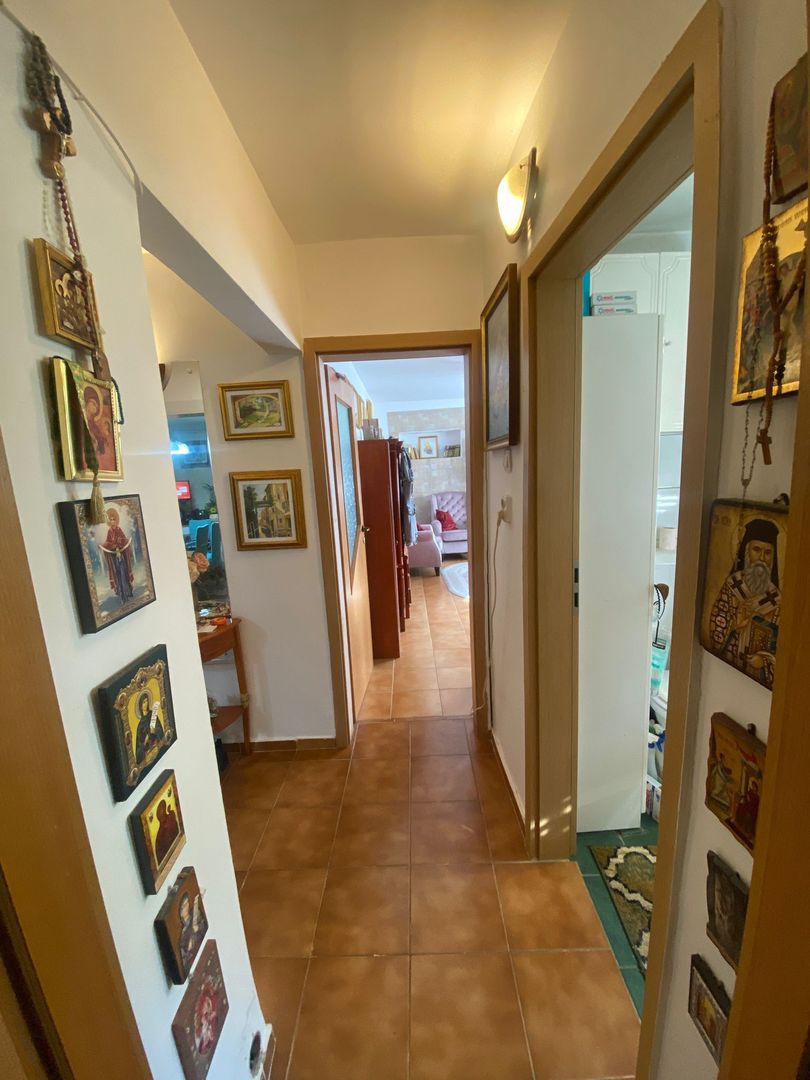 Girocului | 3 Camere | Decomandat | Boxa-spatiu depozitare | Izolat interior - Poză 8