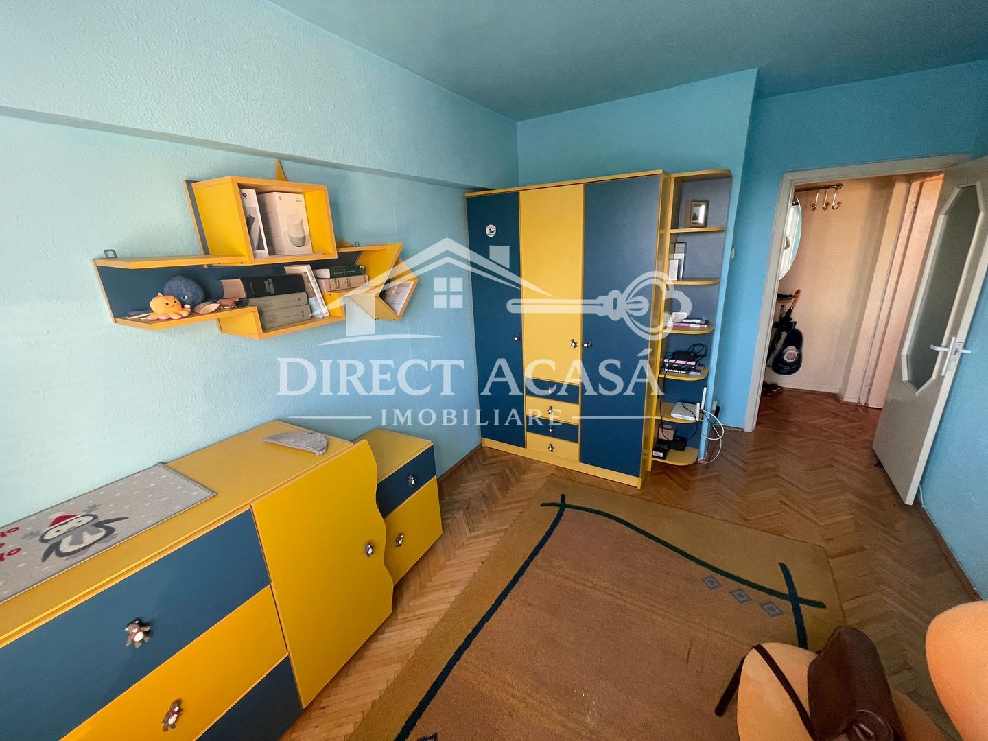 Apartament cu 4 camere de inchiriat-Str Republici-Zona 7 Noiembrie - Poză 2