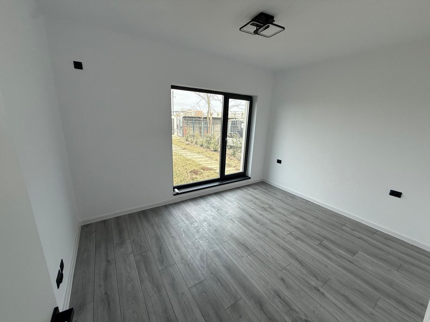 Vilă Premium cu 5 Camere în Tunari | Lângă Cosmopolis & Școala Mark T. - Poză 11
