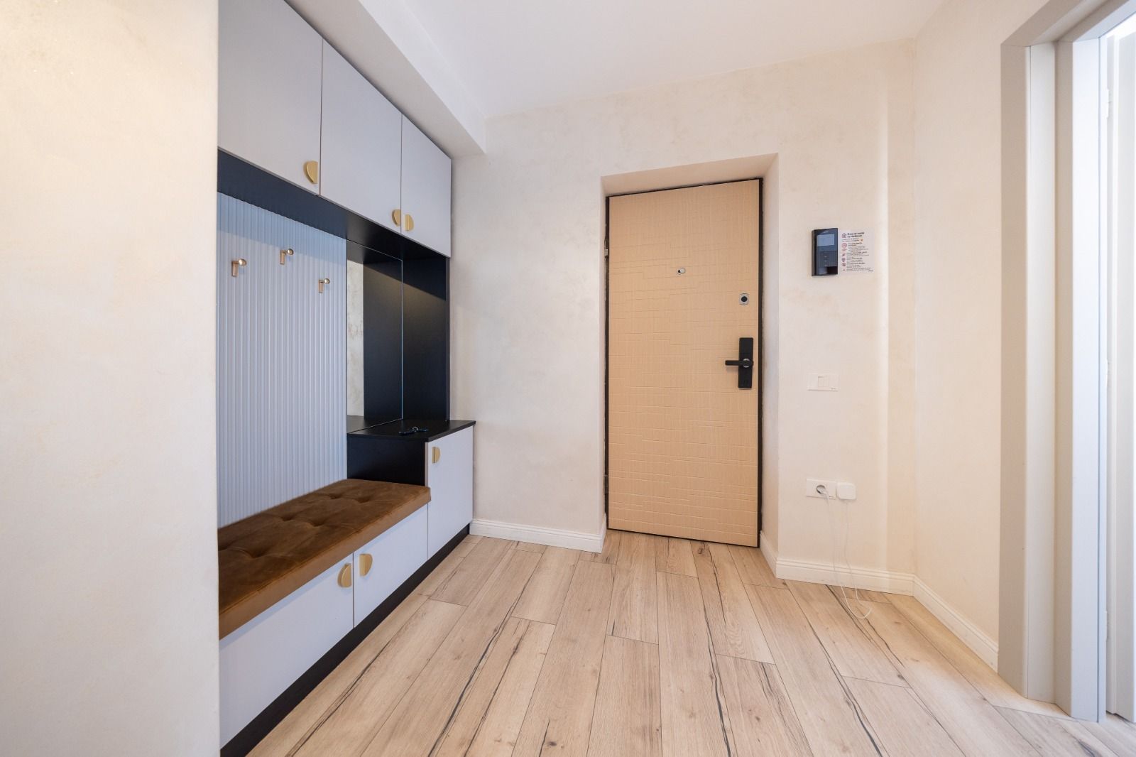 Penthouse superb, 3 camere+parcare subterana ,203 mp-Coresi - Poză 5