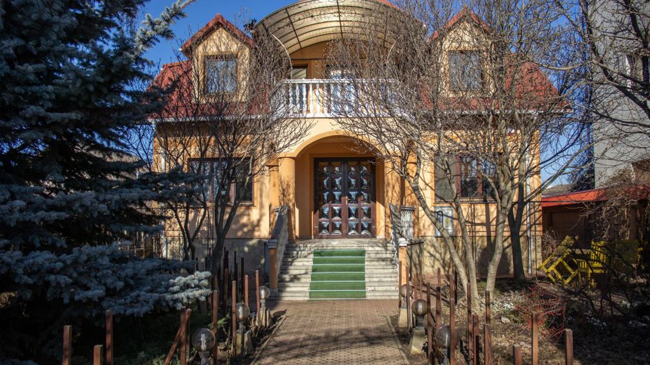 Casa/Vilă cu 7 Camere I 820 mp I Suceava - Poză 1