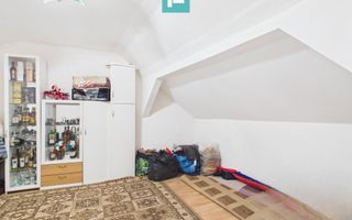 Două case, curte mare, lângă Castelul Huniazilor - Poză 24