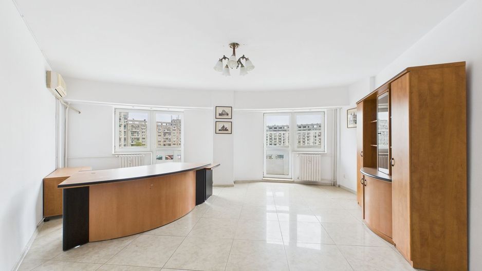 Apartament cu 3 camere de vanzare - Spatiu versatil - Rond Alba Iulia - Poză 1