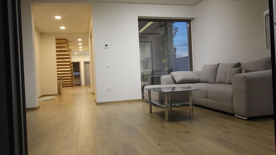 Un camin diferit , gandit pentru nevoile tale. - Poză 5