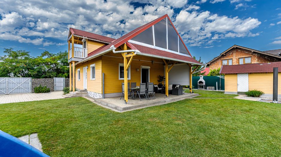 Casa de Lemn cu Piscina si Gradina Impecabila in Vladimirescu! - Poză 4