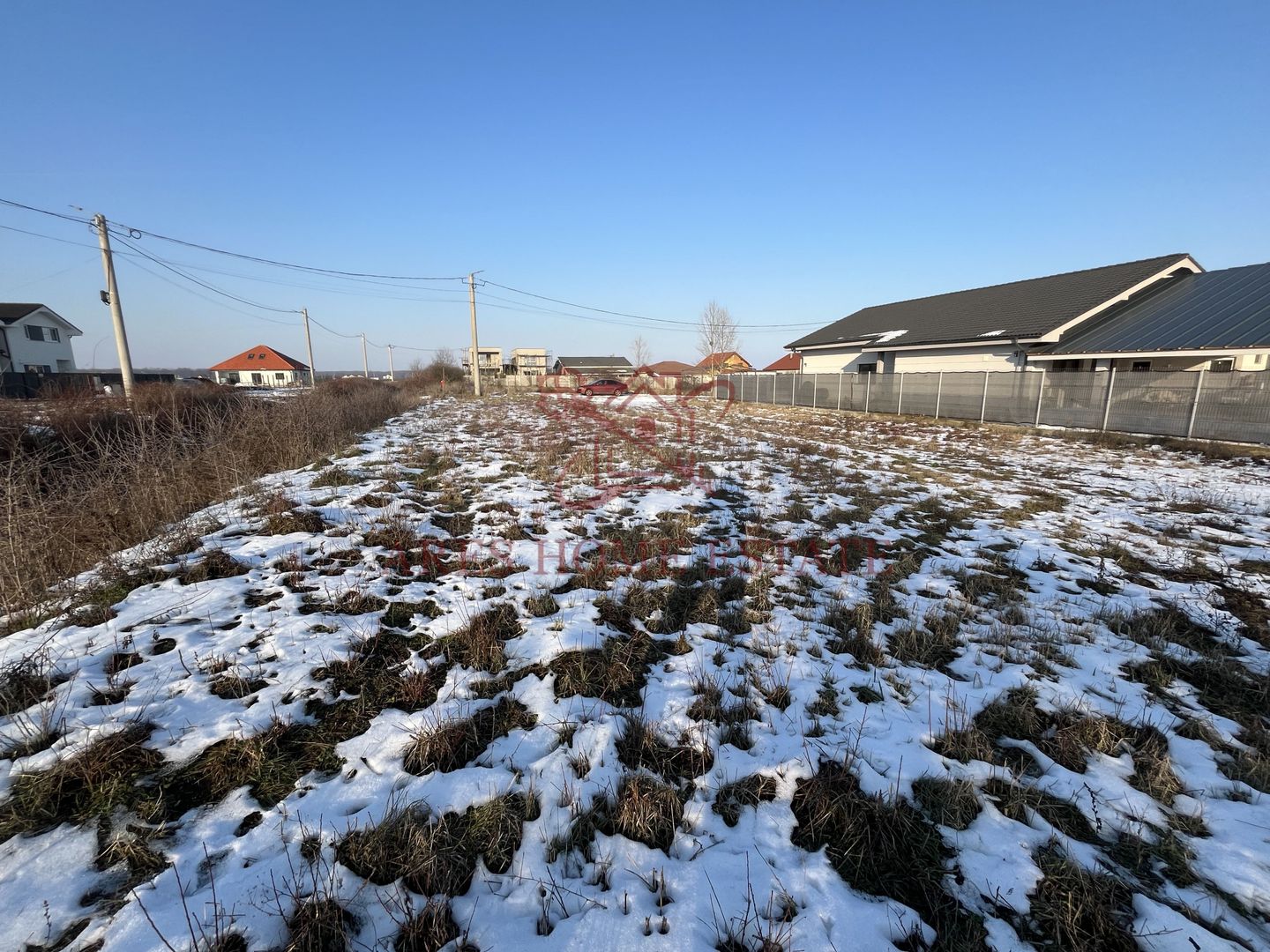 Teren intravilan cu toate utilitățile și front 20 m – Moșnița Veche - Poză 5