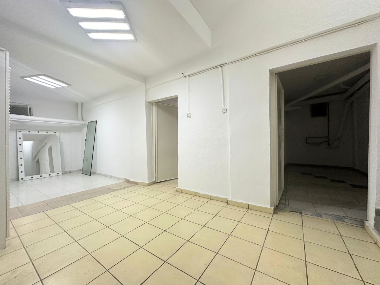 Oferim spre închiriere o proprietate de excepție zona Sisesti - Poză 22