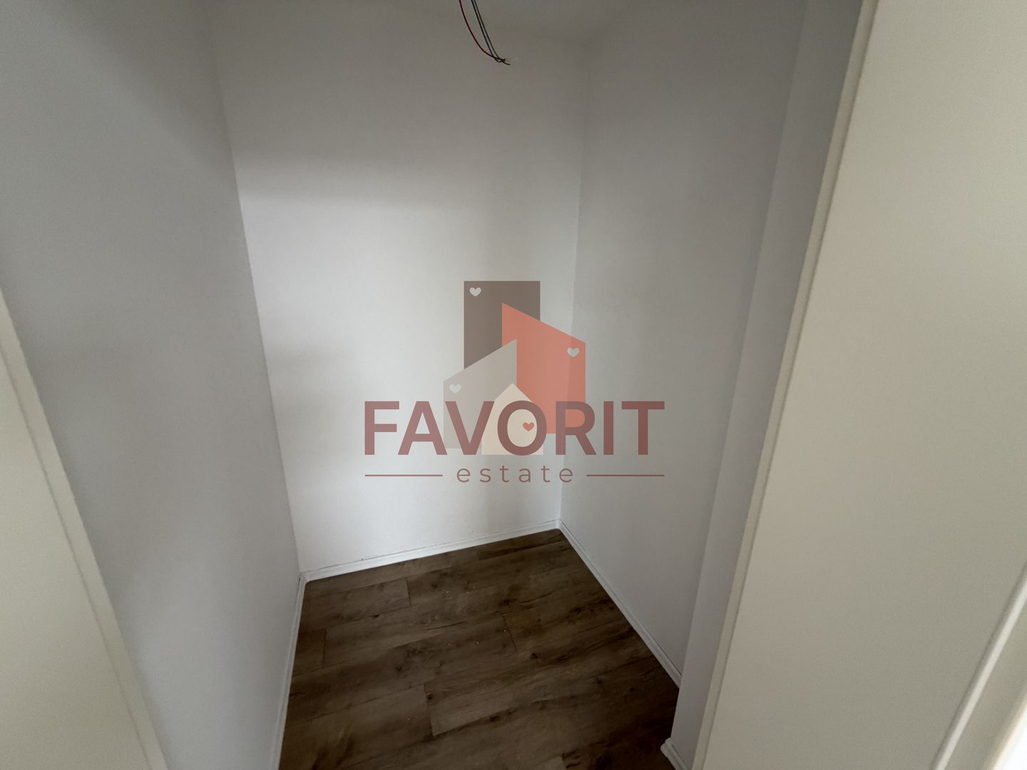 Spatios. Bucatarie inchisa. 2 balcoane. - Poză 8