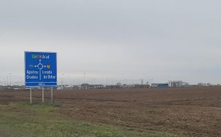 Vindem teren in zona aeroport Oradea,25000mp - Poză 2