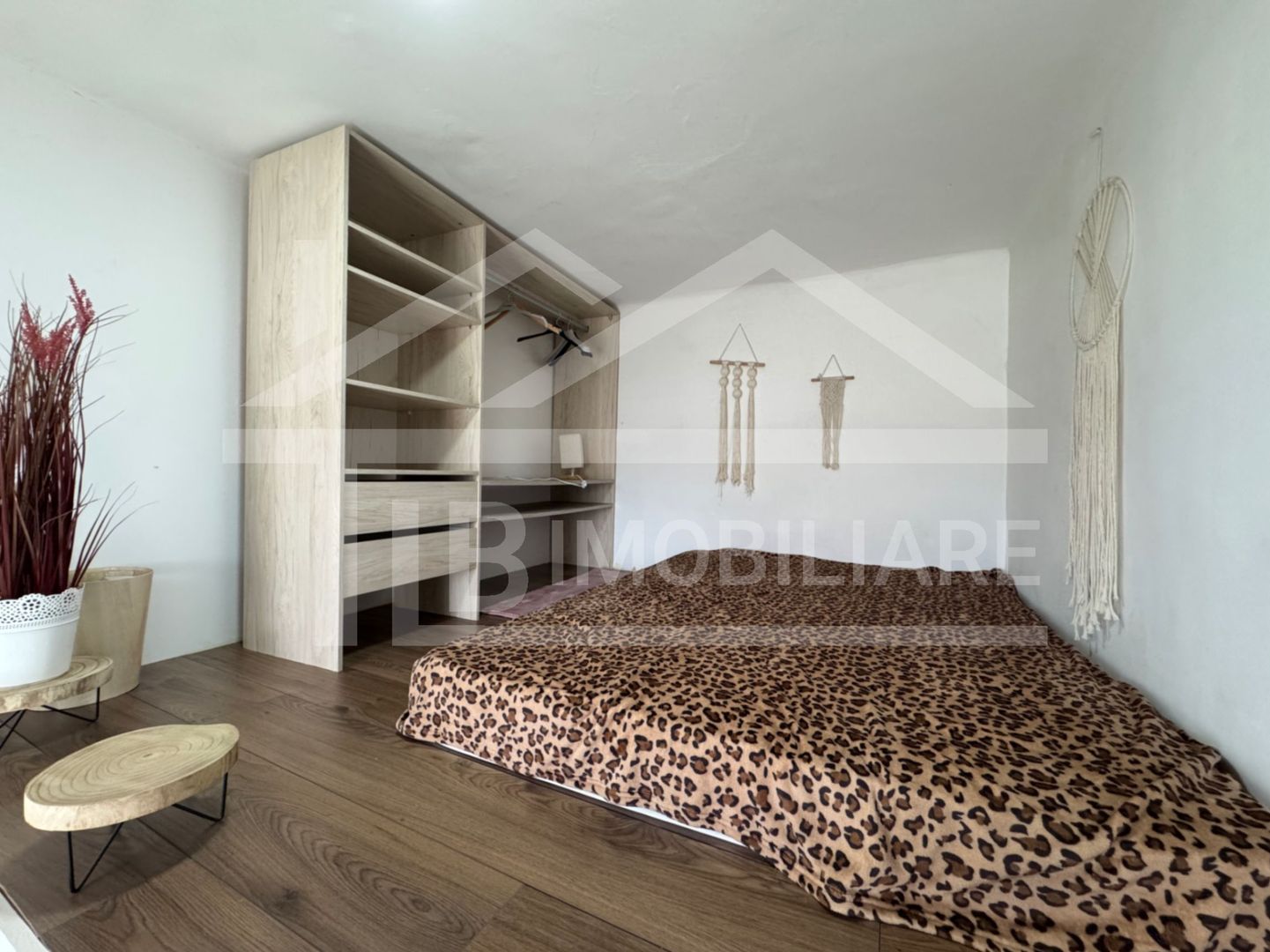 Apartament cu o cameră, 50mp, Zona Ultracentral - Poză 3