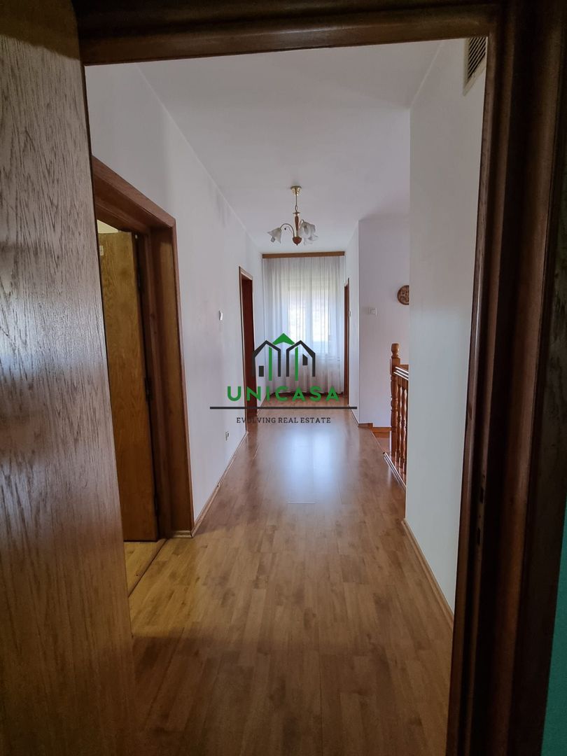 Casa - Vila - Ocnele Mari - Poză 13