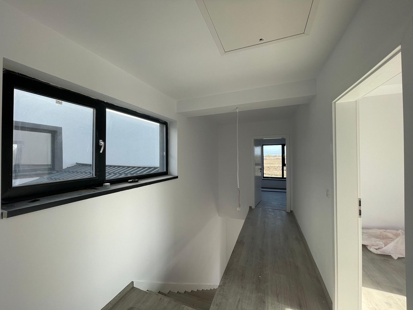 Duplex modern despartit prin baie - Mosnita Noua - Poză 7