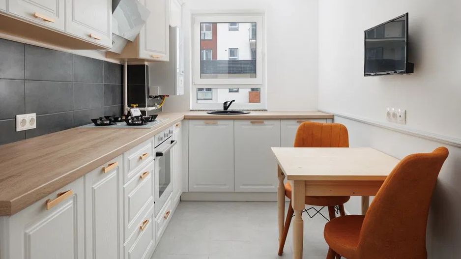 Garsoniera moderna cu loc de parcare Brasov - Poză 1