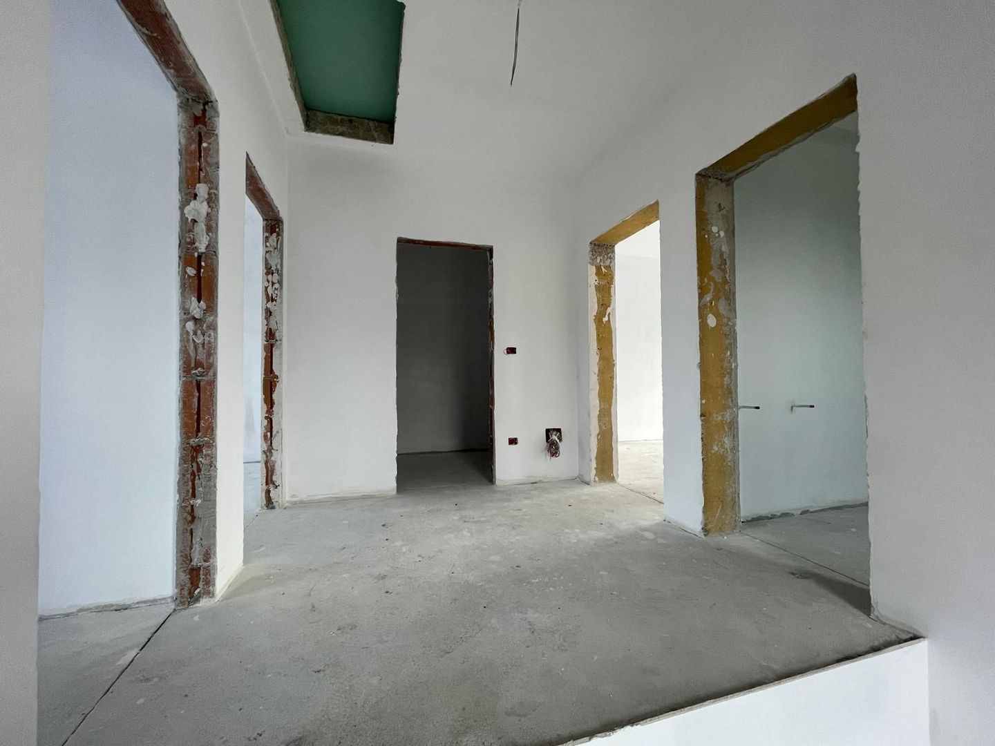 Duplex - 5 camere -toate utilitatile - Mosnita Noua - Urseni - Poză 9