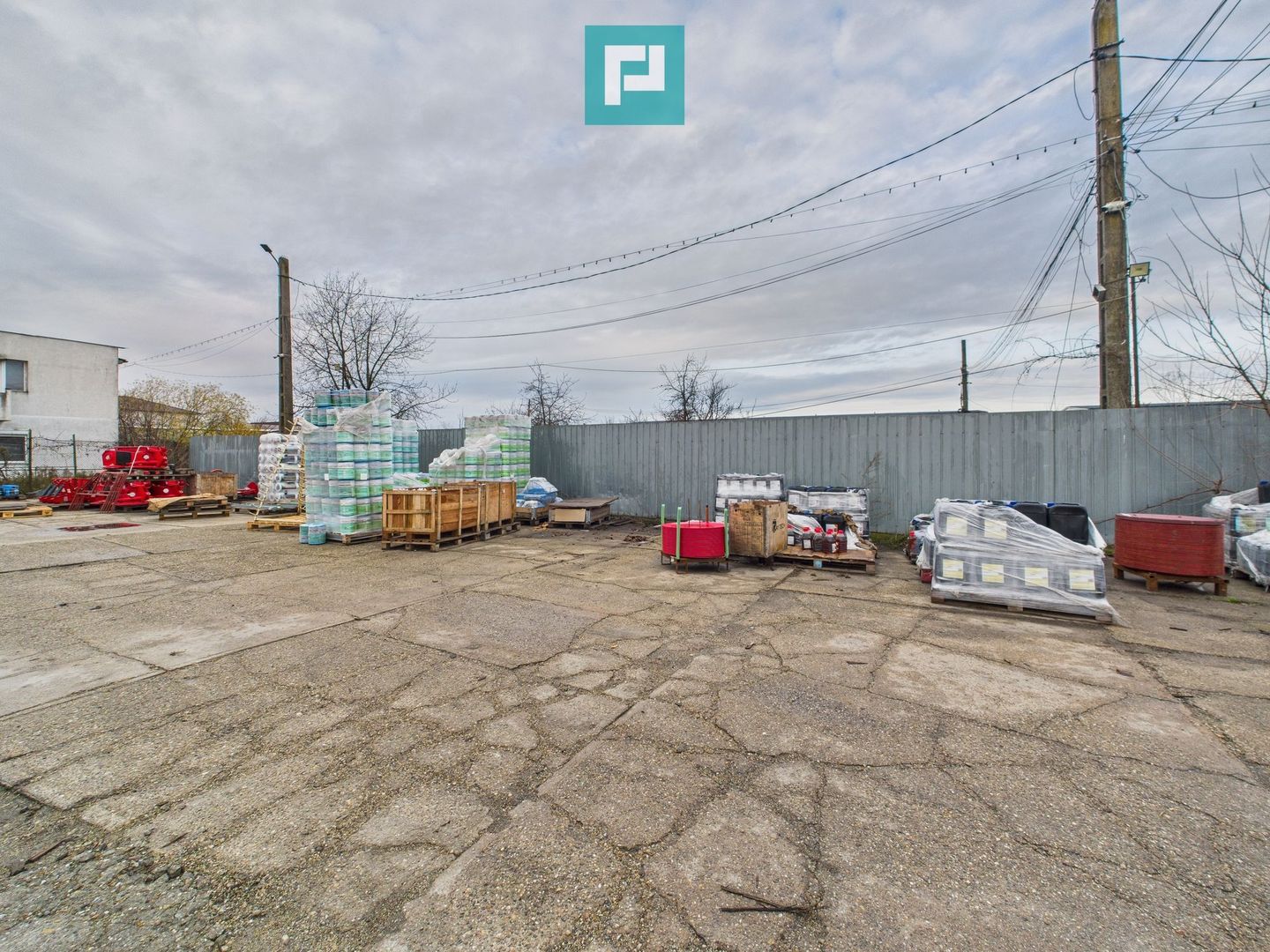 Clădire P+E parcare si platformă betonată 700mp - Poză 9