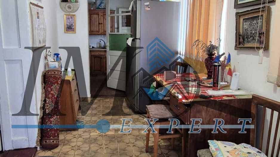 Casa ,curte și gradina.Teren cu 2700 mp. - Poză 7