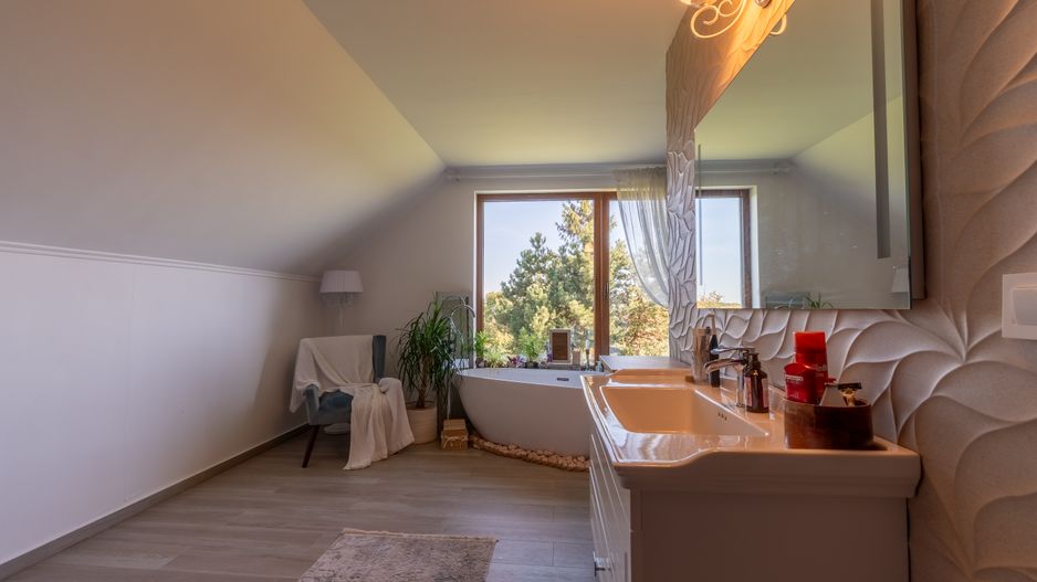 Proprietate exclusivista de vanzare: 2 case | 9 camere | 2000 mp teren - Poză 49
