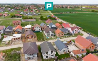 Casă impunătoare la gri în Curtici - Poză 17