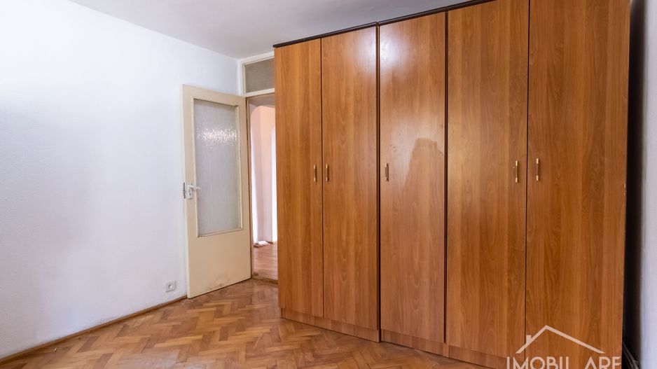 Apartament cu 4 camere - Poză 13