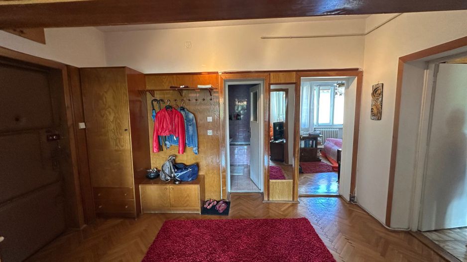 Apartament 5 camere in imobil tip asociatie zona Centrala - Poză 11
