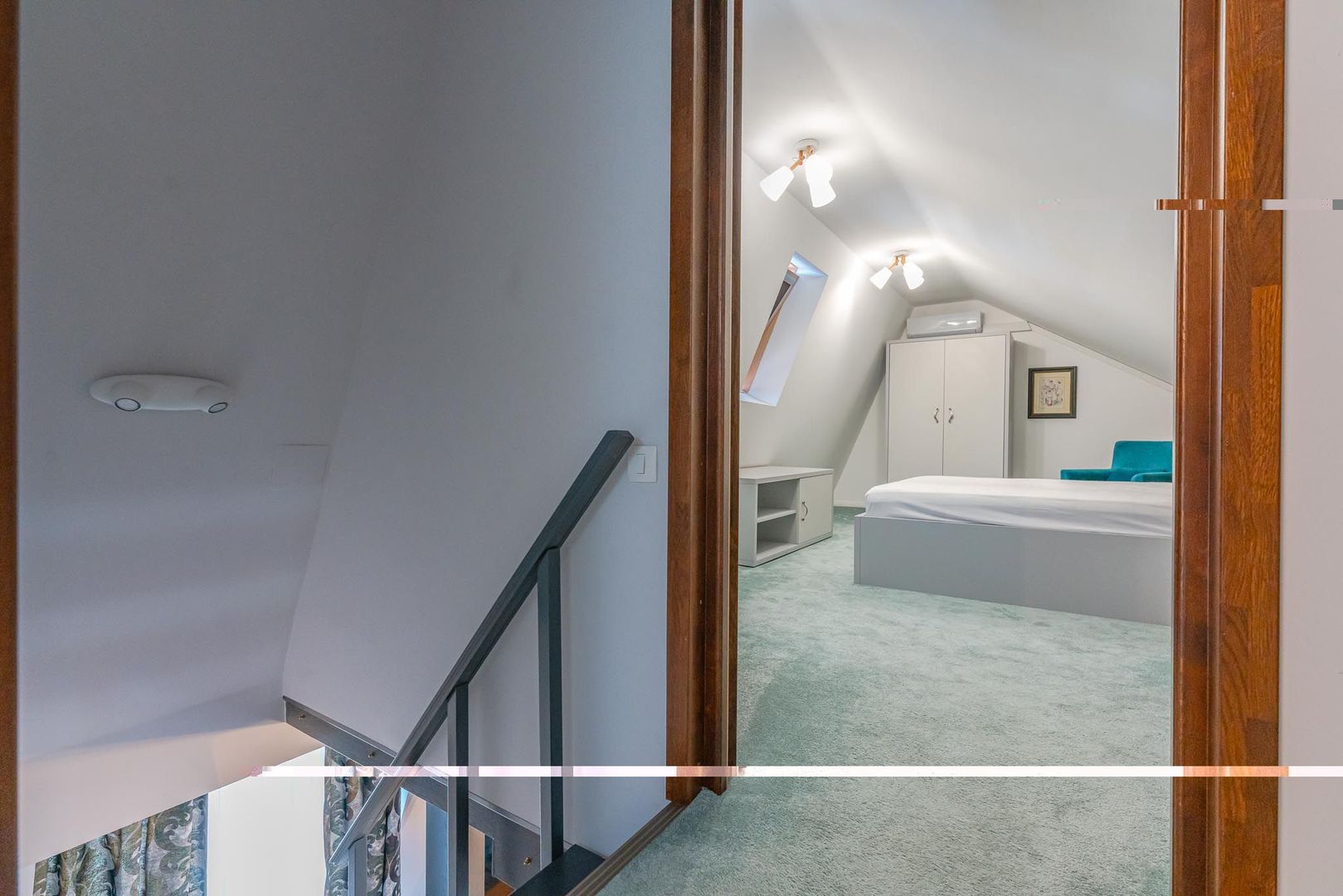 Mobilat și utilat modern, cu două locuri de parcare subterane - Poză 20