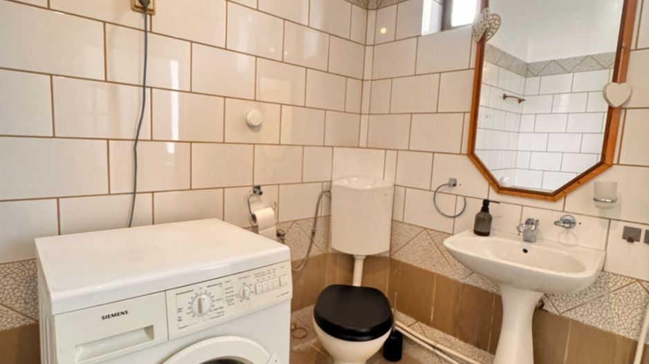Apartament spațios la curte comună – zonă centrală, Oradea - Poză 8