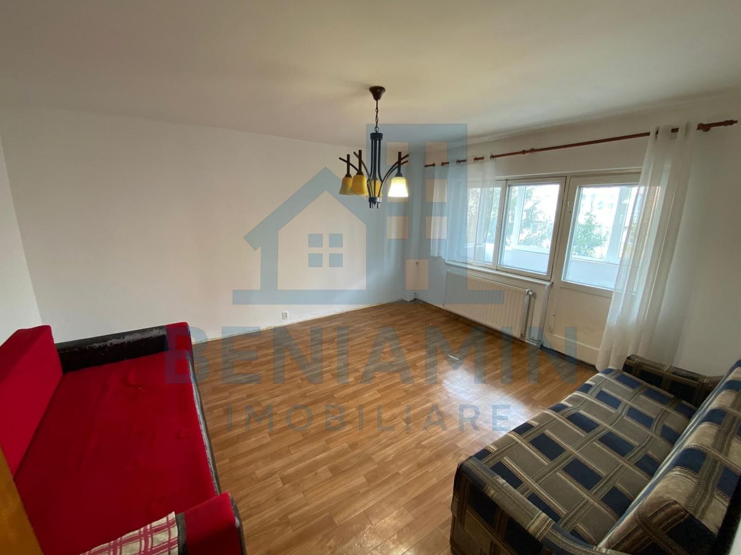 2 camere decomandat, etaj 3/4, boxa, aproape de Spitalul Judetean - Poză 1