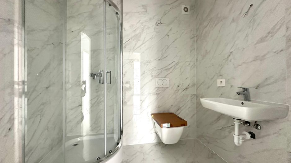 Apartament 3 camere, nemobilat | Parcare  + boxă - Poză 10