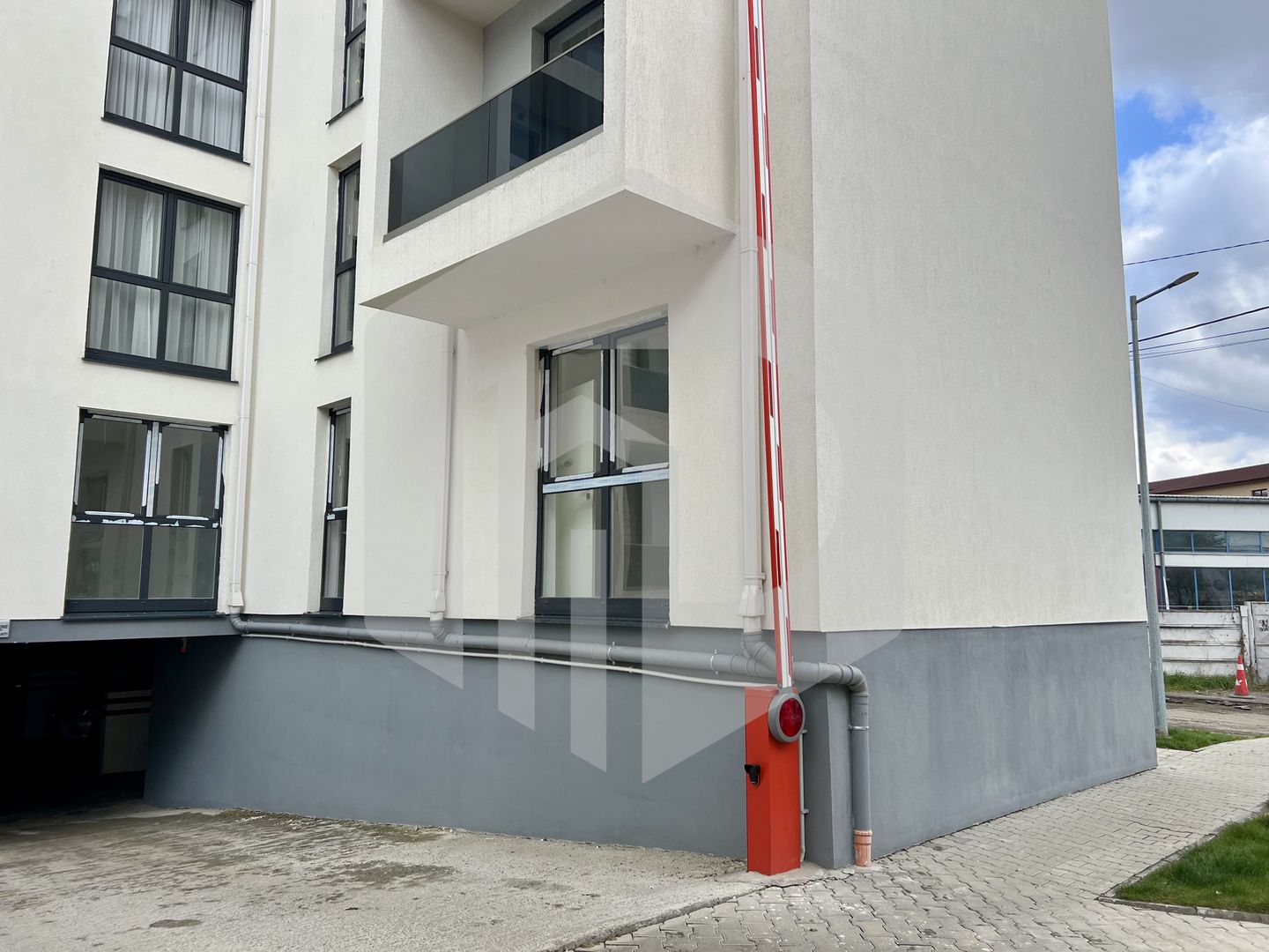 Apartament/ spatiu comercial in zona Kogalniceanu- Parter- La cheie - Poză 2