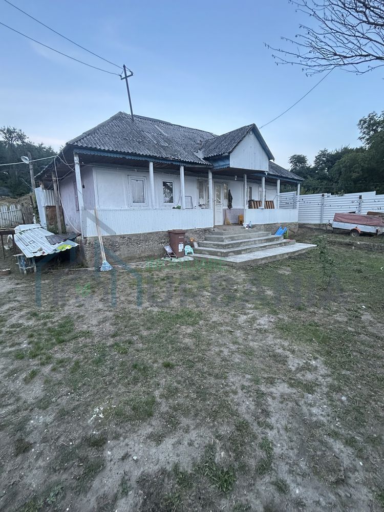 Casă de vânzare în Miroslovești, 2 camere, teren 1000 mp - Poză 6