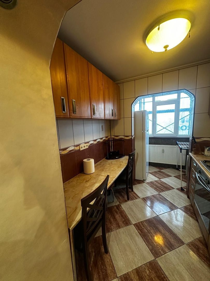Apartament 3 camere, parcare inclusă, pet friendly, metroul la scara blocului - Poză 6