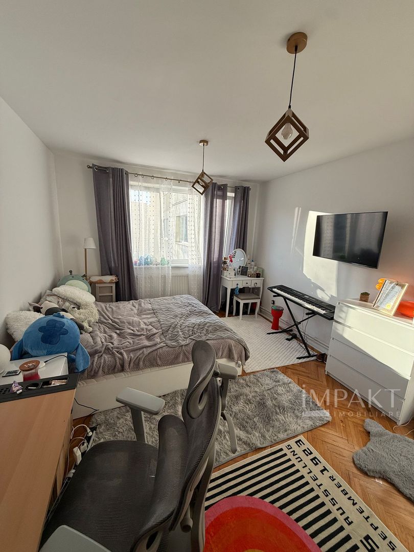 3 camere de inchiriat in zona Platinia - Poză 8