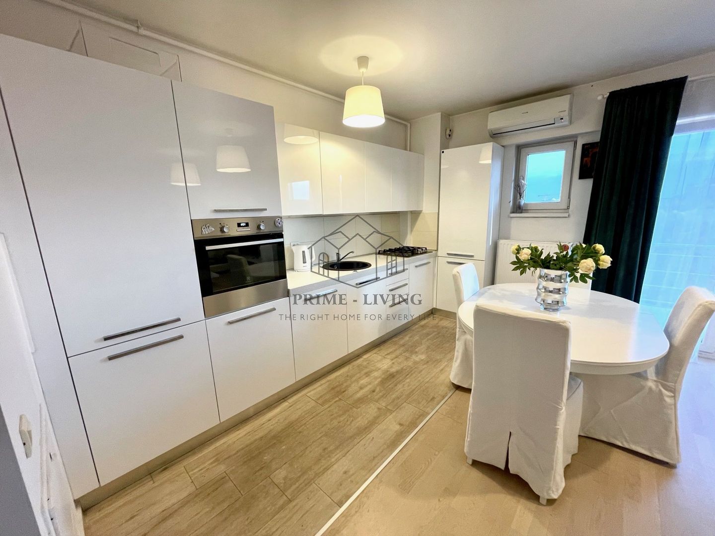 APARTAMENT CU 2 DORMITOARE LA INCHIRIERE IN COMPLEX REZIDENTIAL - Poză 2