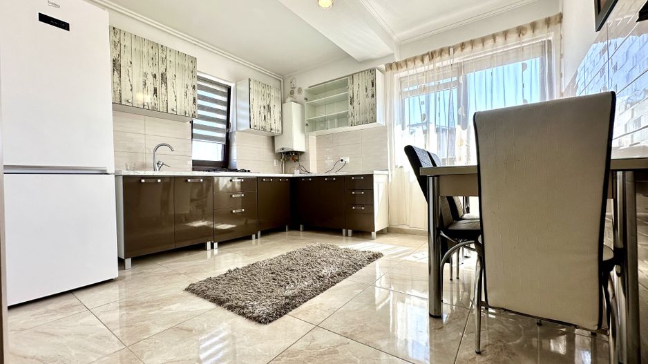 Apartament cu 2 camere  zona Coresi cu loc de parcare acoperit - Poză 1