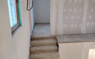 Vilă semifinisată de vânzare str. Remetea 217 mp si 670 mp teren - Poză 9