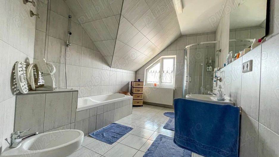 Casă 412 mp teren 1700 mp, zona Bercu Rosu. - Poză 10