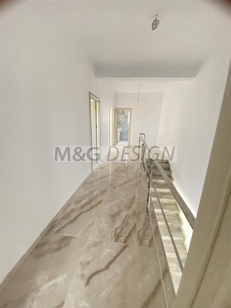 Vand duplex P+E 120mp 3 bai 4 dormitoare Mosnita Noua - Poză 14