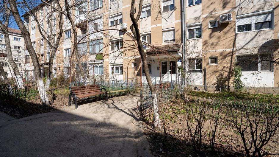 APARTAMENT 2 CAMERE SEMIDECOMANDAT ZONA NUFARUL - Poză 9